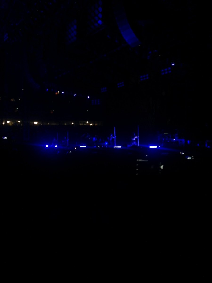 glendachong7's tweet photo. @Madonna starts show @855pm  #RebelHeartTourSingapore https://t.co/ASDx70FSpU