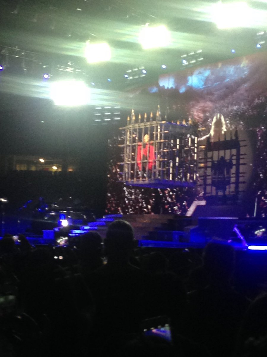 glendachong7's tweet photo. @Madonna starts show with "cage" entrance  #RebelHeartTourSingapore https://t.co/ZYsTfrnWuN