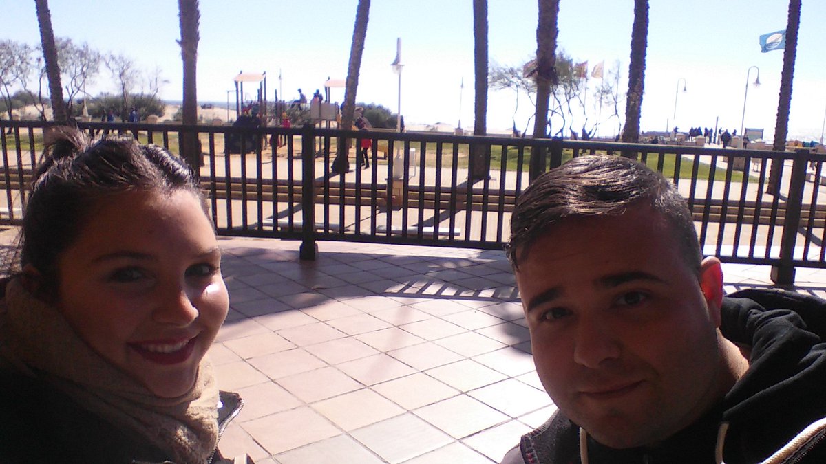 lorenaas90's tweet photo. Placeres de la vida #sol #playa #detapeo #buenacompañia @RAELO1987 TQ❤ https://t.co/mjUMcnkU8N