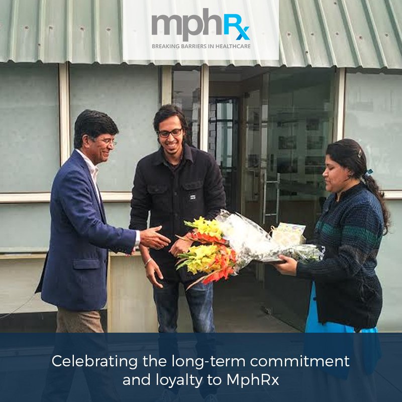MphRxOfficial's tweet photo. Mahesh Uberoi, President & CEO, #MphRx presenting Long Service Award to Simranveer Singh Grewal. https://t.co/pGRINR6PEE