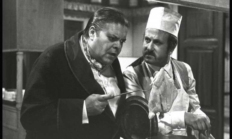 identitagolose's tweet photo. Romito-Sposito, ecco Nero Wolfe. Il celebre detective alle prese con il caso fettucce https://t.co/DKdRgTiALV https://t.co/5WiNDRo84Y