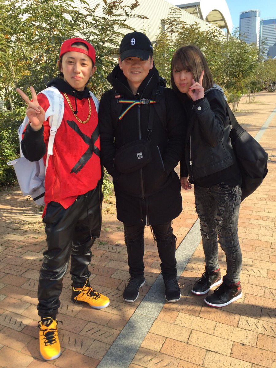 AK69RED_MAGIC's tweet photo. 豊州PITは3人で参戦!名古屋ではfamily全員揃うよ!
みんなおしゃれだから、もっと頑張らんとな…
#ak69
#FlyingB
#69Homies
#PremiumLIVE
#写真は事務所通して下さい
#FlyingC https://t.co/gxO1TdXxmr