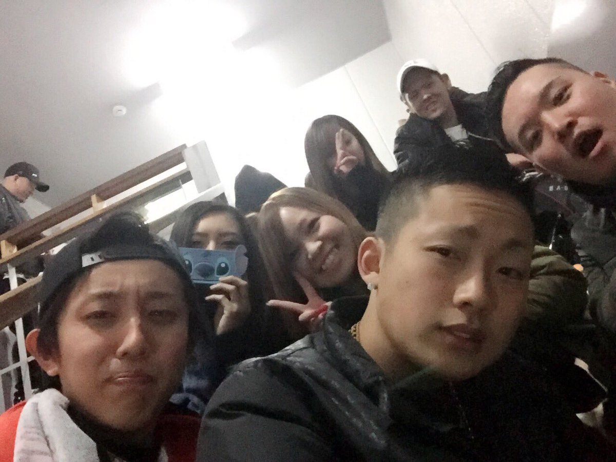 AK69RED_MAGIC's tweet photo. 豊州PITは3人で参戦!名古屋ではfamily全員揃うよ!
みんなおしゃれだから、もっと頑張らんとな…
#ak69
#FlyingB
#69Homies
#PremiumLIVE
#写真は事務所通して下さい
#FlyingC https://t.co/gxO1TdXxmr