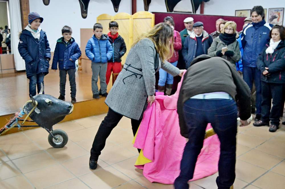 BrozasTaurina's tweet photo. El toreo no entiende de edad, ni de sexo ni de politica. Porque EL TOREO... es del pueblo. https://t.co/pyvN4e3jOI