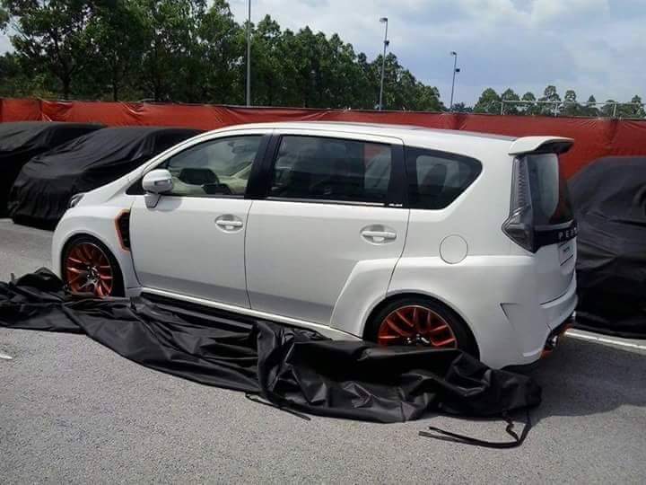 Gambar Kereta Perodua Aruz - Lettre F