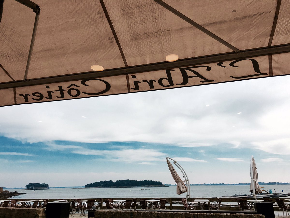 raphael_chiva's tweet photo. Check this amazing view from "L'abri côtier" in Arradon ! #restaurant #mustgo #holiday https://t.co/yhqMK7A6eb