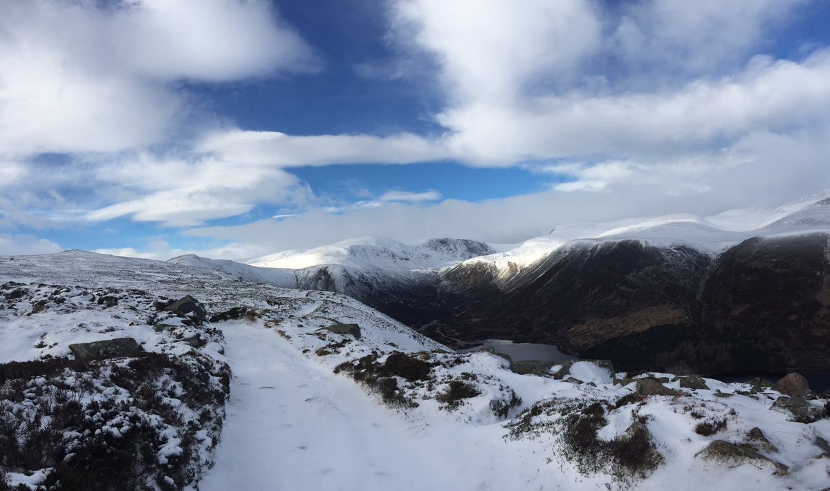 The walk towards Creag Bhiorach