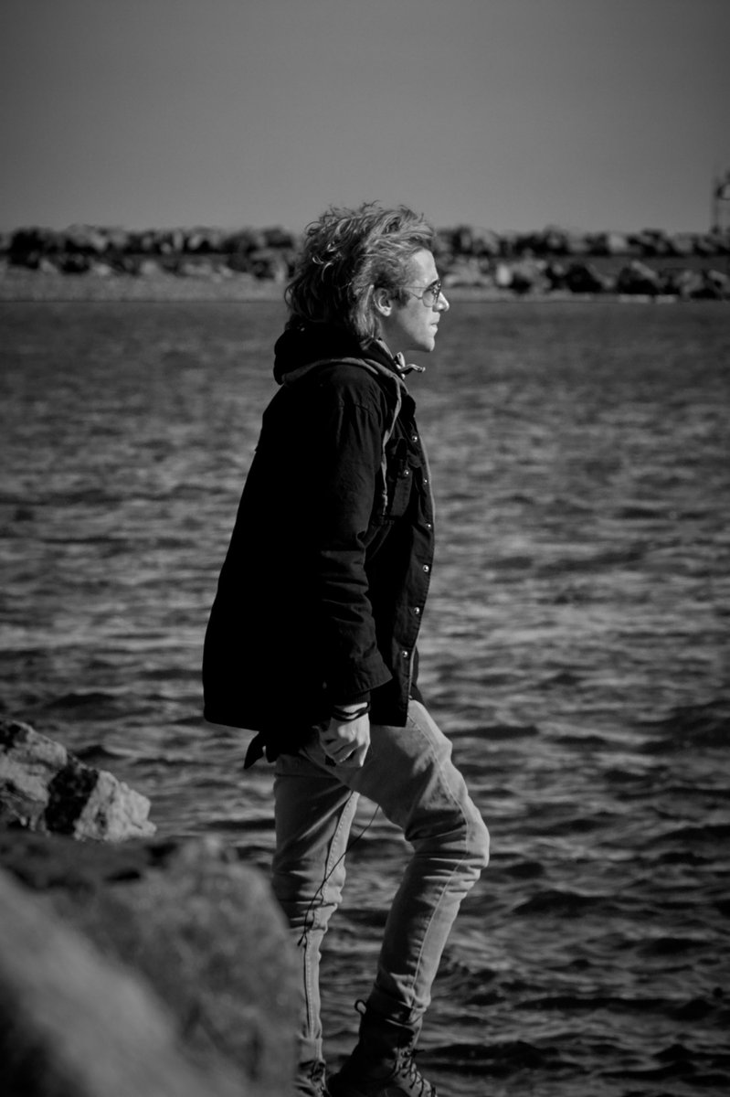 jpapandrew's tweet photo. #me #lifestyle #namaste #self #portrait #selfie #selfportrait #blackandwhite #trill #pretty #ny #603 #seacoast #life https://t.co/VLtYqkN14d