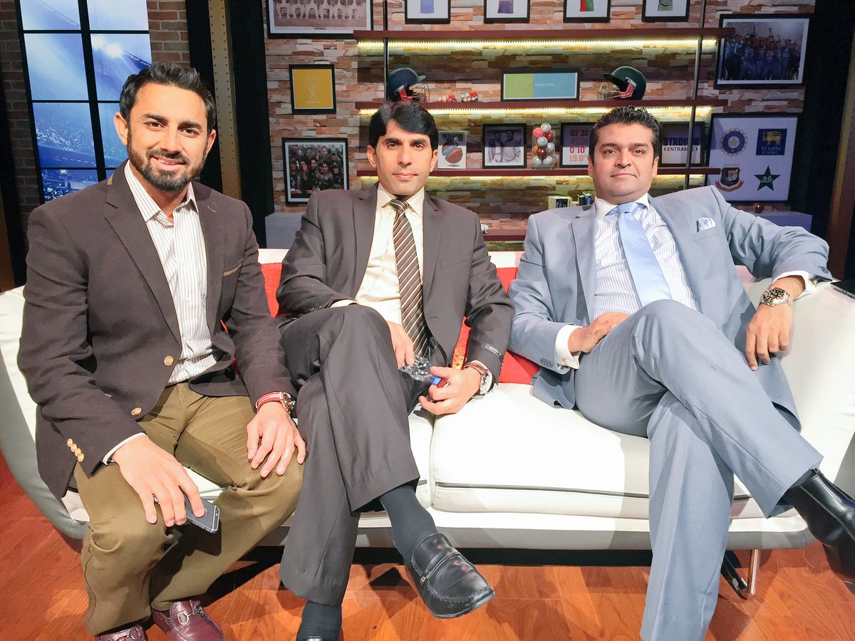 With the BOYS..... @captainmisbahpk & @REALsaeedajmal for #straighdrive on @TenPakistan