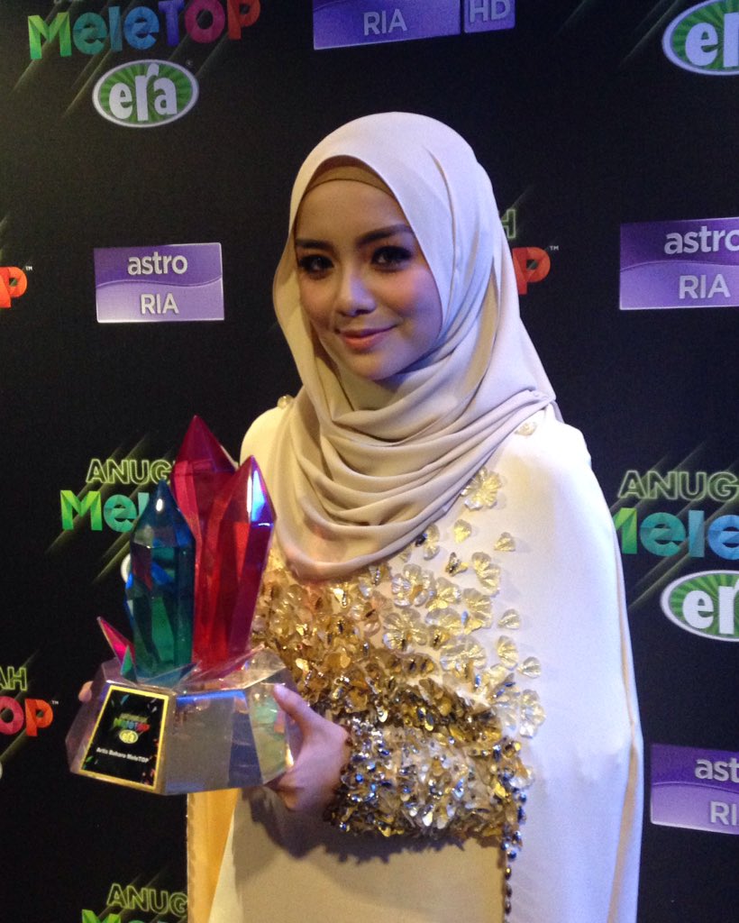 Mira Filzah menang anugerah artis baru meletop SENARAI PENUH PEMENANG ANUGERAH MELETOP ERA 2016 !