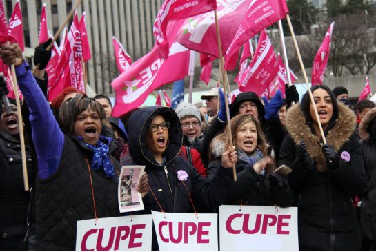TorontoStar's tweet photo. Talks break down with inside workers after city gives ‘final offer’ #CUPE #topoli
https://t.co/14TKYMYxs0 https://t.co/0iZI91LEw1