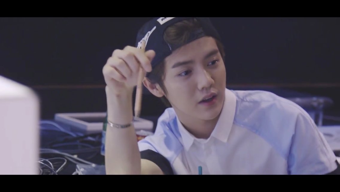 LUHANMAMA's tweet photo. LuHan鹿晗_Behind-the-Scenes Footage For《Excited》
https://t.co/JL3K1rxPh2 https://t.co/s1pngejBrK