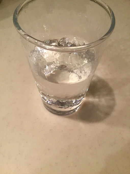 水飲んだ 