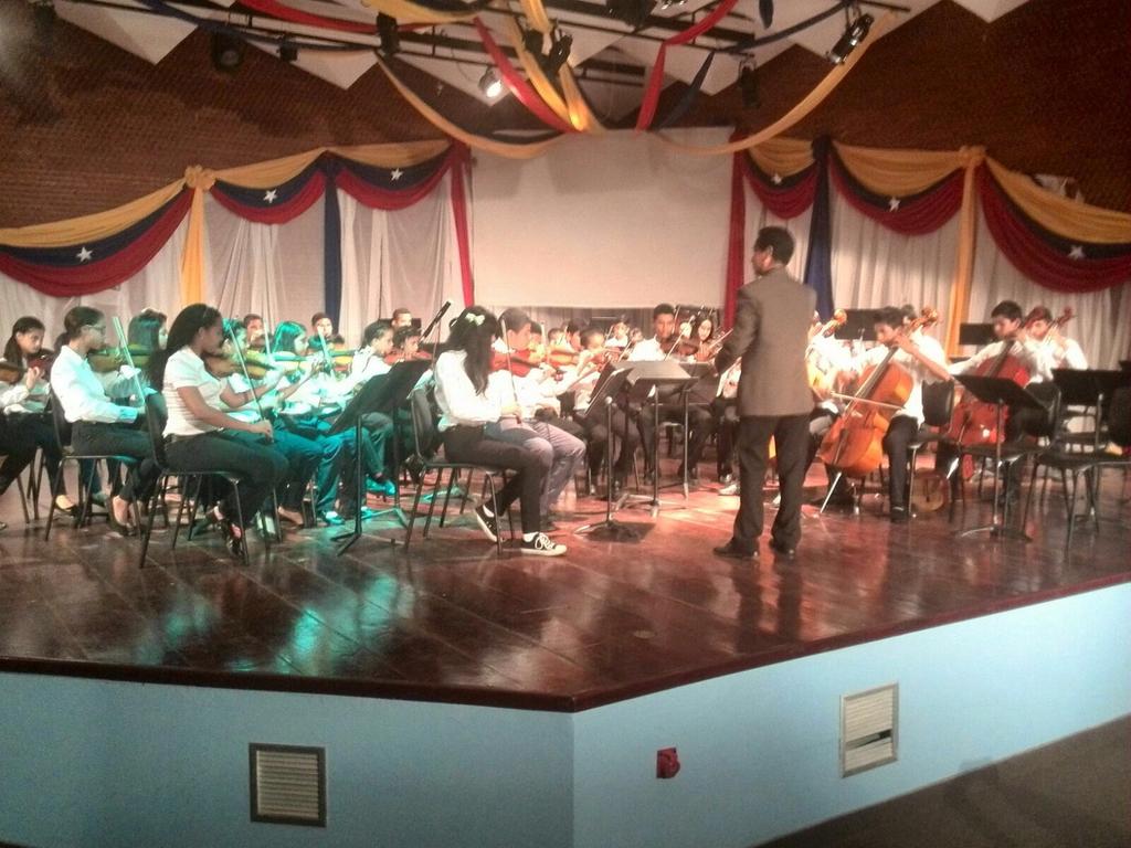 SistemBoqueron's tweet photo. #ElSistemaCumple41 Concierto Núcleos Boquerón y Caripito 27/02/2016 @SistemBoqueron @SistMon  @elsistema @SistCto https://t.co/MW0db8PPuQ