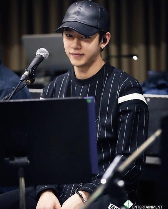 robinlst's tweet photo. @BAP_Daehyun 대현아 오랜만이에요! 잘지냈어요? 나는Young, Wild &amp; Free 부산 팬 사인에서 당신을 보고 너무 행복했어요. 당신이 내 선물을 좋아해요 너무 행복해요😚 보고싶다! 사랑해요❤️ https://t.co/7wkwmXkFrd
