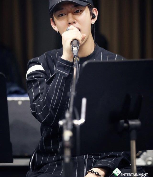 robinlst's tweet photo. @BAP_Daehyun 대현아 오랜만이에요! 잘지냈어요? 나는Young, Wild &amp; Free 부산 팬 사인에서 당신을 보고 너무 행복했어요. 당신이 내 선물을 좋아해요 너무 행복해요😚 보고싶다! 사랑해요❤️ https://t.co/7wkwmXkFrd