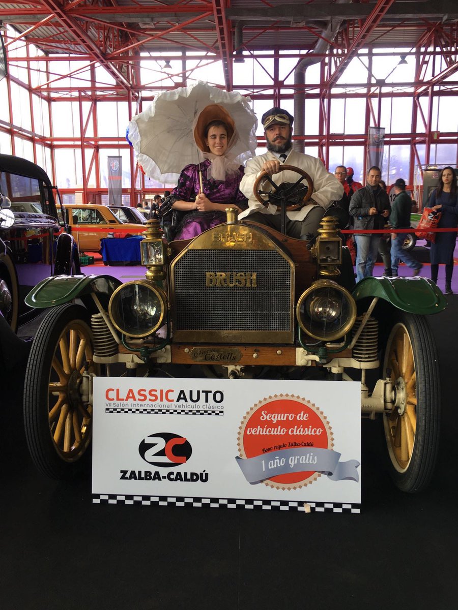 ZalbaCaldu's tweet photo. Así de flamantes lucen los ganadores del premio especial Zalba-Caldu del concurso de elegancia en #classicauto2016 https://t.co/BtF0dyhKSj