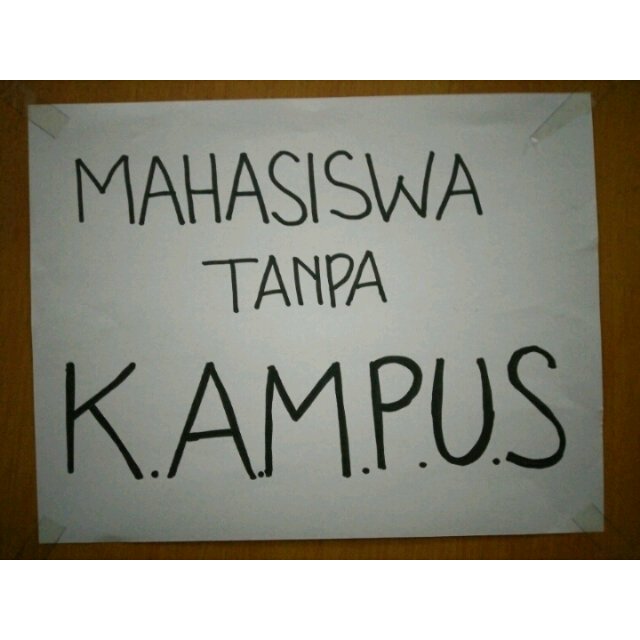 nutri258's tweet photo. Karena kita mahasiswa khusus tugas :( https://t.co/OvQ4FuIUFI