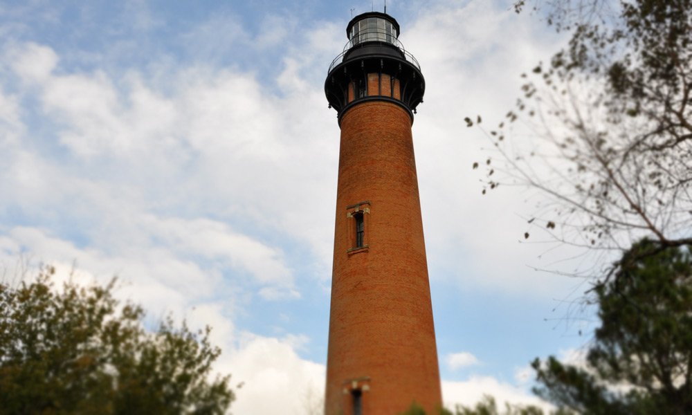 theouterbanks's tweet photo. Standing tall and proud - @CurrituckBLight https://t.co/Uhx3NRO6WW