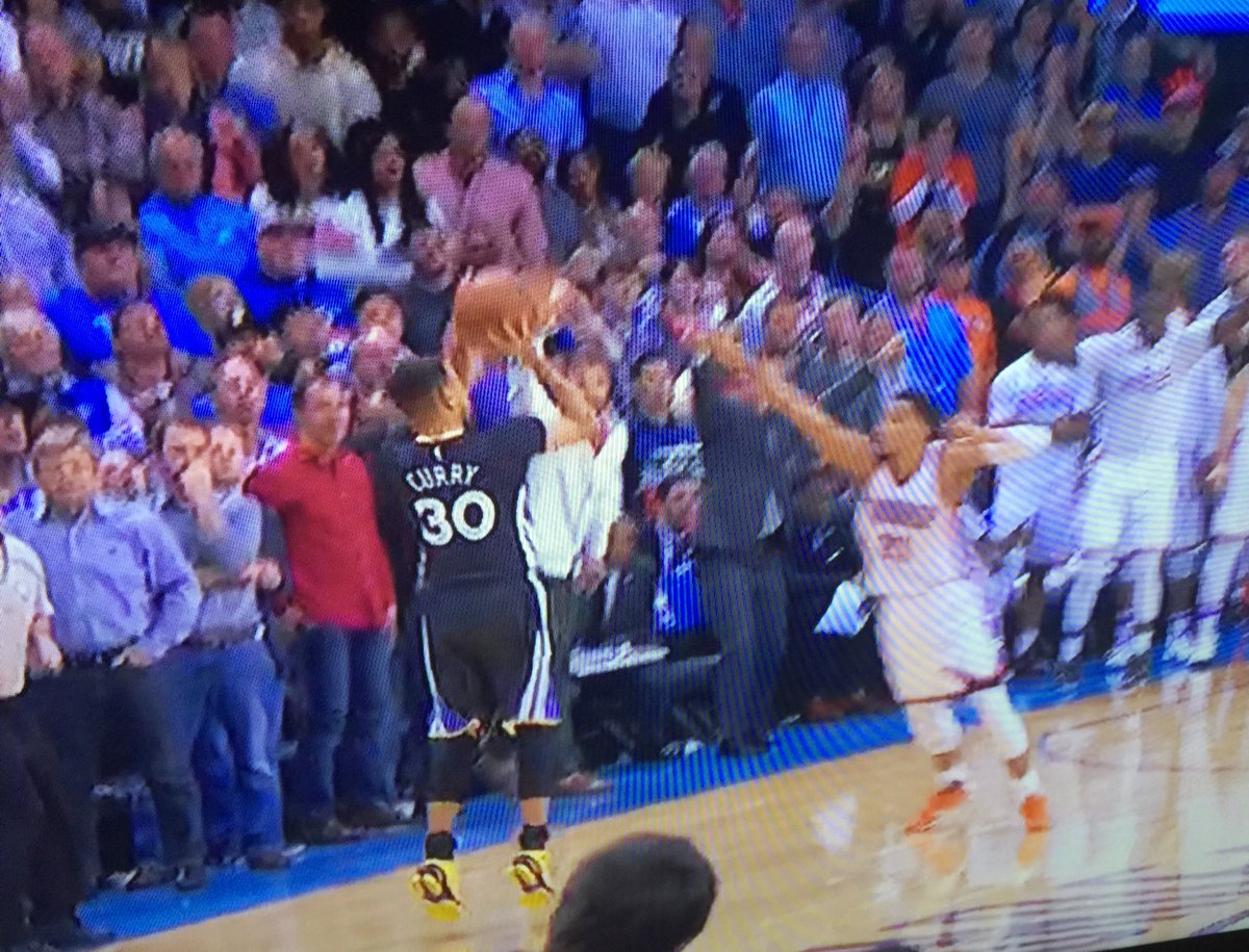 TheMitchSports's tweet photo. The Big O ain't making THIS shot. #StephGonnaSteph #MVP #OShutUp https://t.co/lTc8D7Gobh