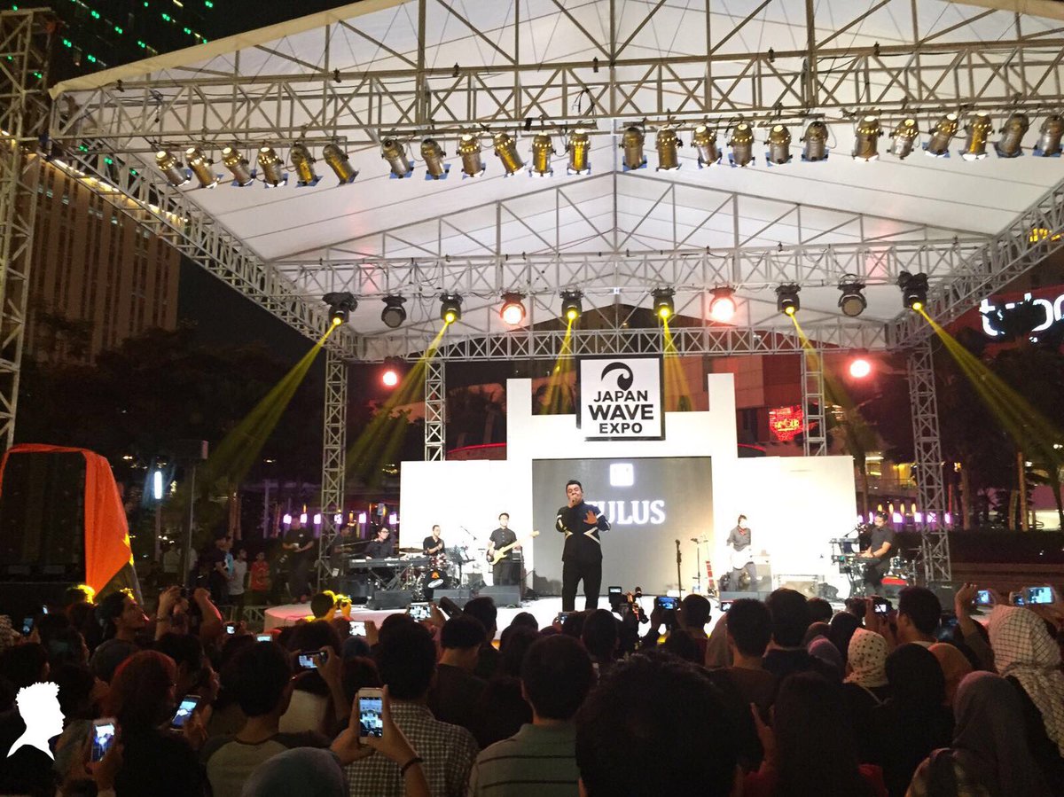 Penampilan TULUS di <a href="/japanwaveexpo/">Japan Wave Expo</a> malam ini di <a href="/CentralParkMall/">Central Park Mall</a>, Tribeca Park!