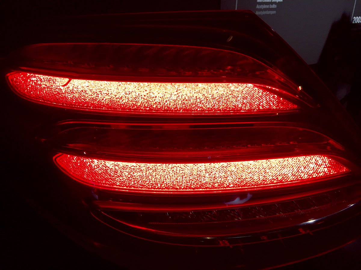 Rob Halloway on Twitter: ""Star dust" rear light design on the new E-Class Saloon. dims the brake lights at night to not dazzle others. https://t.co/k5Udzuz5ja" / Twitter