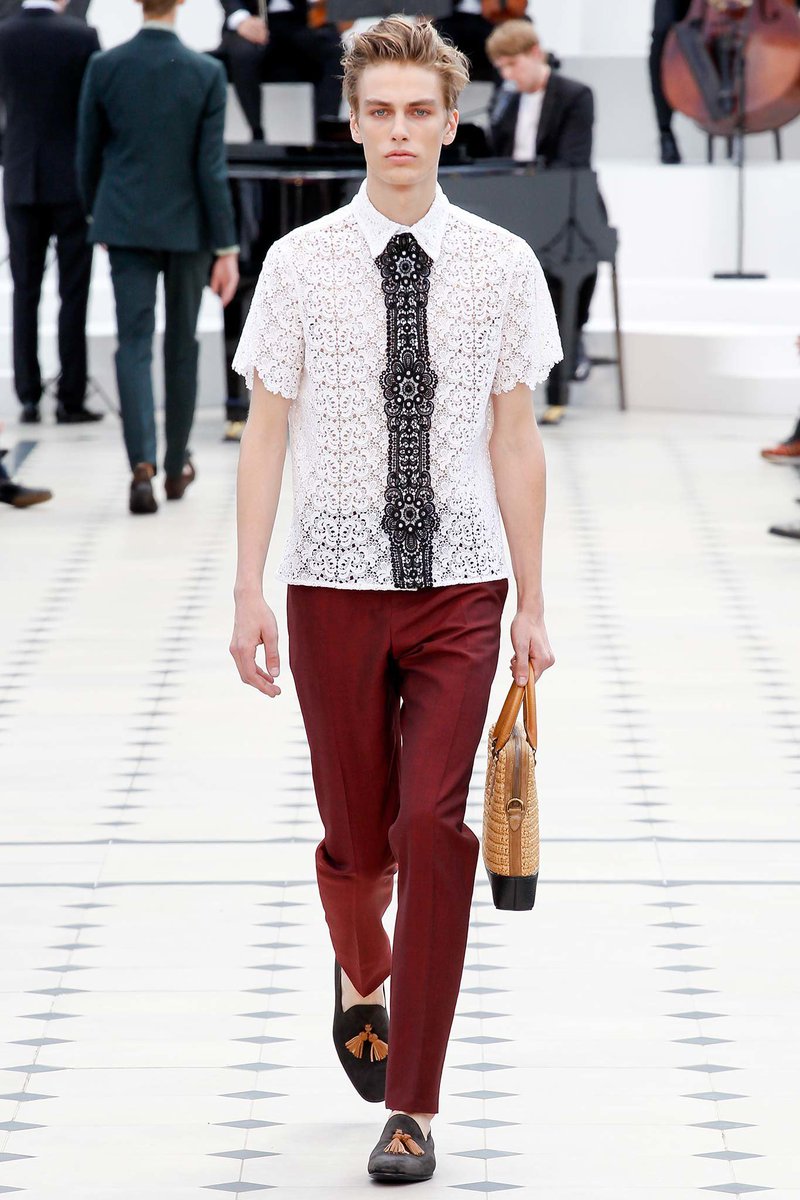 phren's tweet photo. @BurberryService I have been checking online. Are the runway pieces just not made for retail at all? https://t.co/xjyzYCPuFq