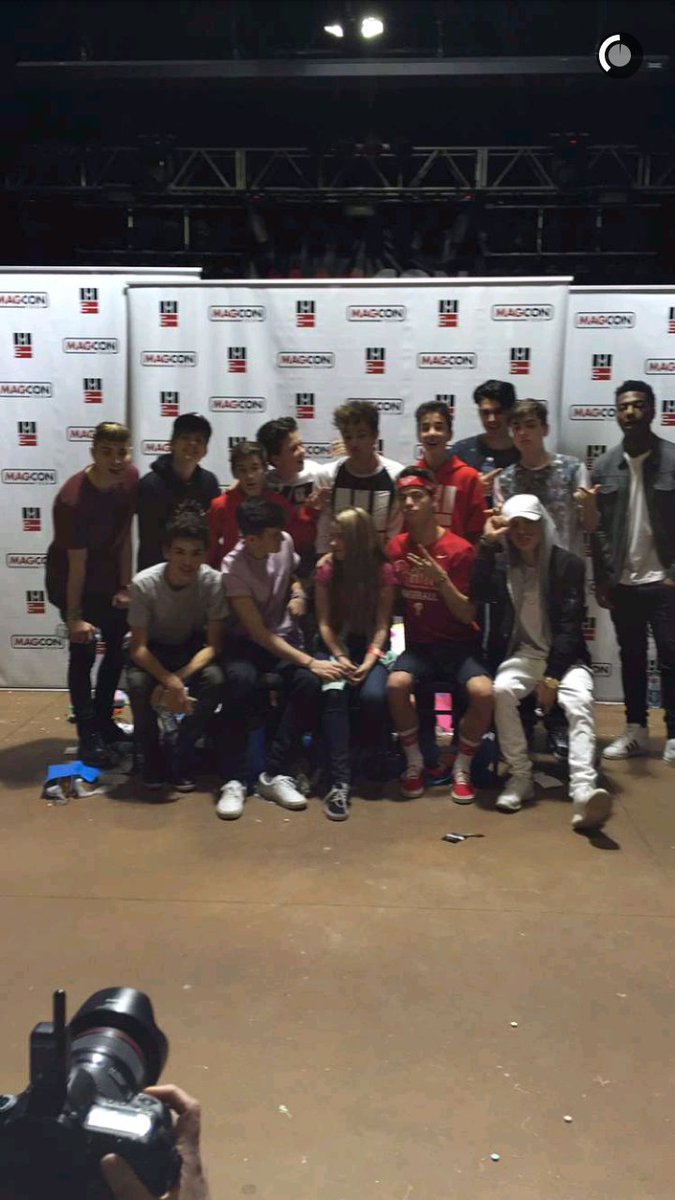 _MAGCON_0's tweet photo. @camerondallas i wanna be there so much but....... GREECE-NEW JERSEY...... i dont think so 😭 https://t.co/7gcccq1Juc
