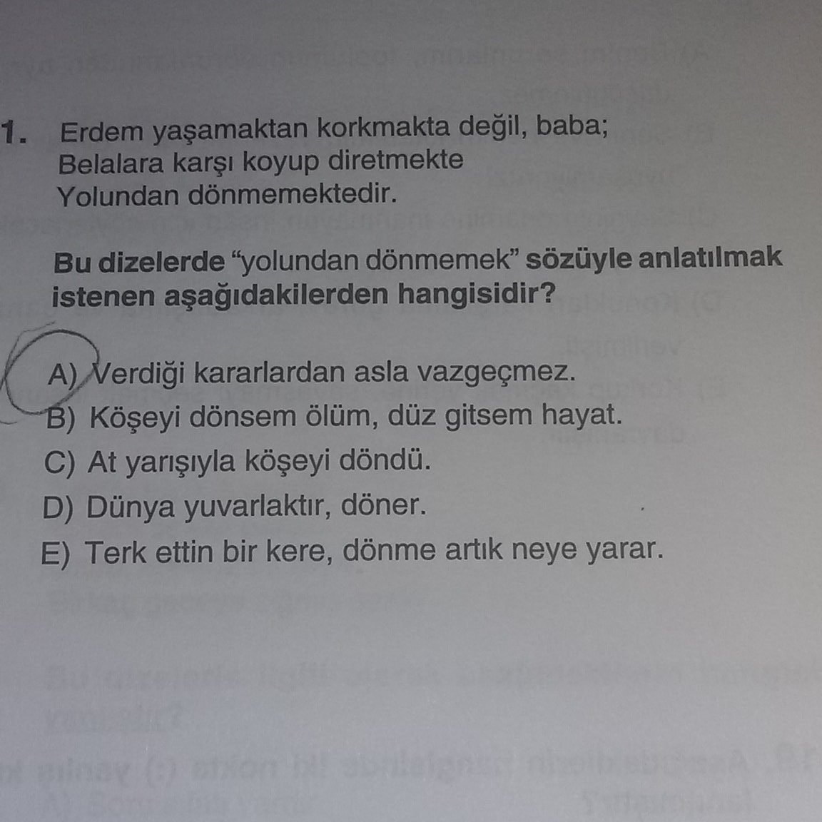 MeryemYalcin's tweet photo. Köşeyi dönsem ölüm,  düz gitsem hayat. 😂👍 https://t.co/zzK09BW3CI