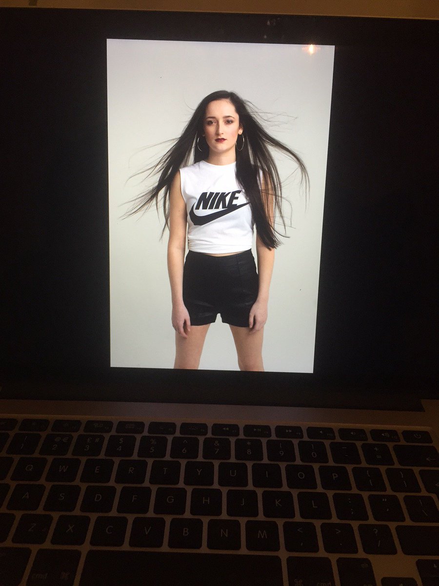 senaymakeup's tweet photo. Sneak peek of Today's shoot with @SamanthaKelly_2 @NCLanarkshire. #dancer #portfolio #nike @IJPHOTOGRAPHY10 https://t.co/N7lPoaKWEU