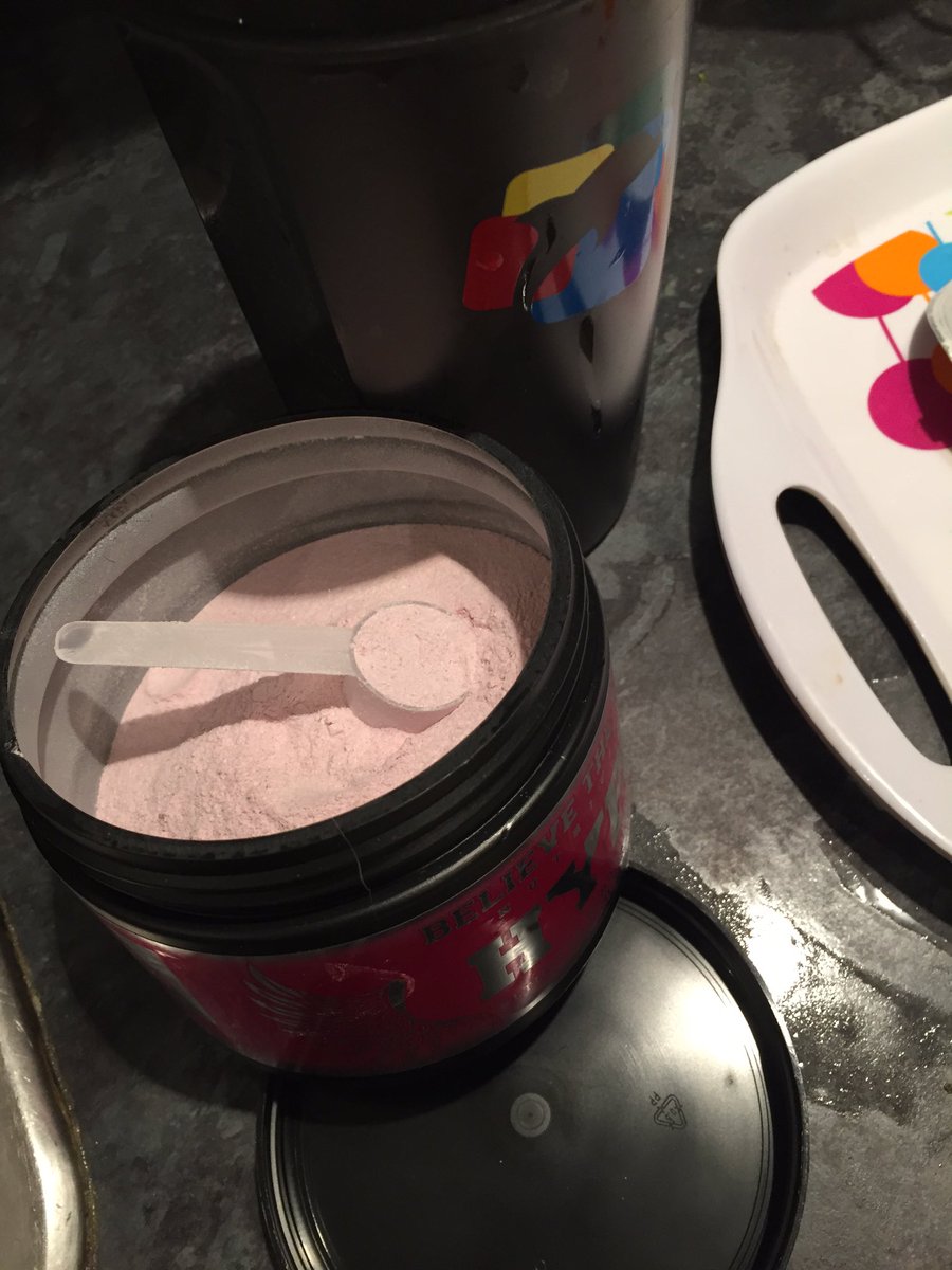 _Caitlin2's tweet photo. @BTH_Nutrition pre work out getting mixed up for the morning 😁💪 https://t.co/X6UGuHiC6c