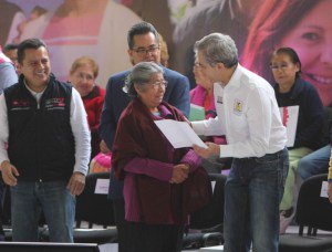 nicolerisas's tweet photo. Encabeza jefe de gobierno entrega de 4 mil testamentos #CDMX @ManceraMiguelMX https://t.co/3Y1hI0Msdj… https://t.co/6z2OJGKcz4