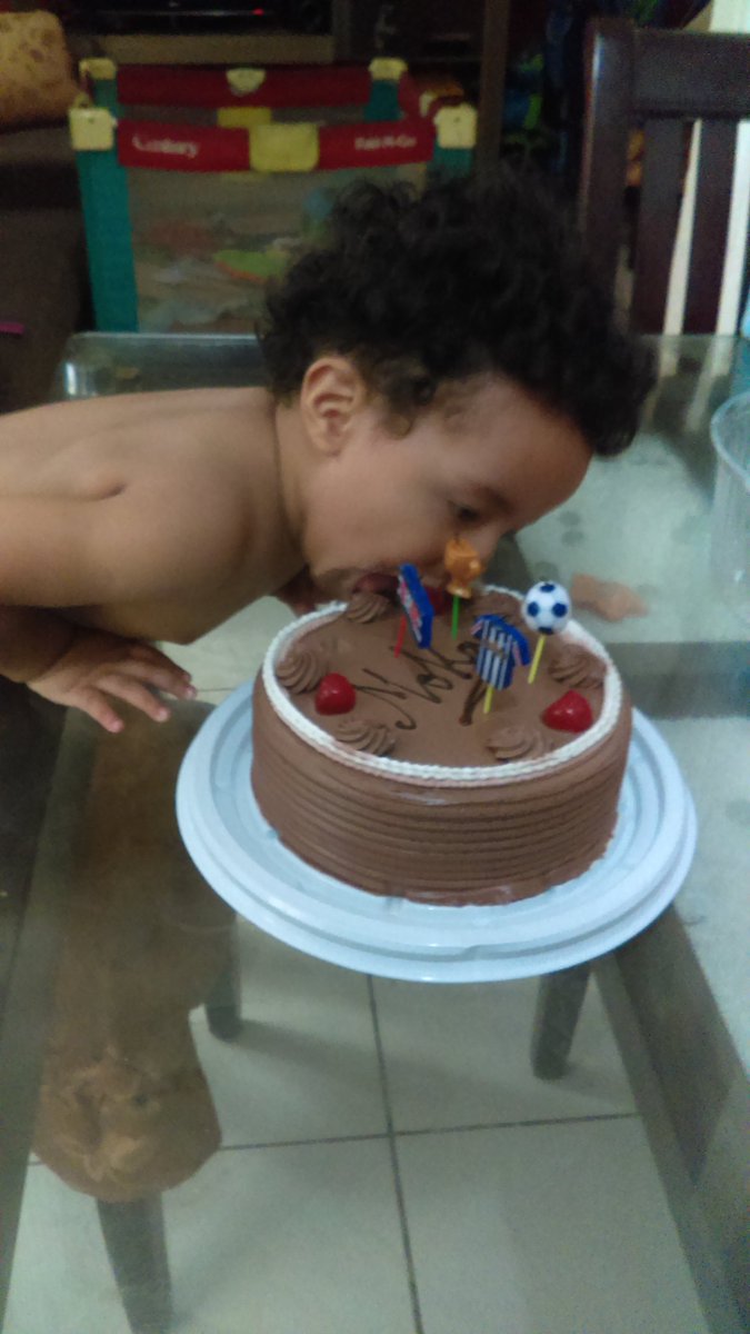 carlitex25's tweet photo. Celebrando el año y medio de mi goyito bello #querapidocrece https://t.co/rn2I7m5F7D
