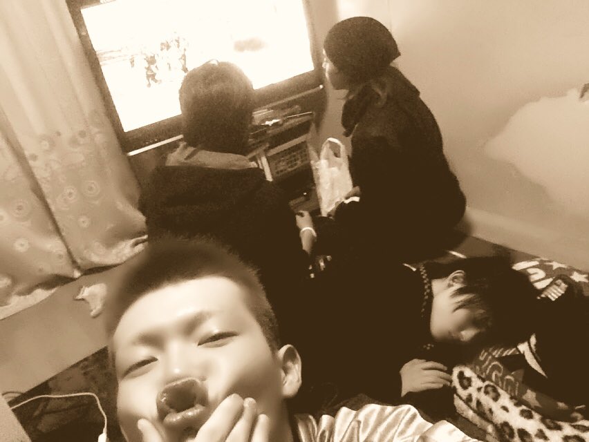 YCuzc4's tweet photo. 暇すぎ…
皆んなゲームばっかりーーーーーーもー
外に遊びに行こうよーーーー
昔みたいに雨でびちょびちょになりながらあそぼーーーーーーーーーー https://t.co/JPSzhsp34K