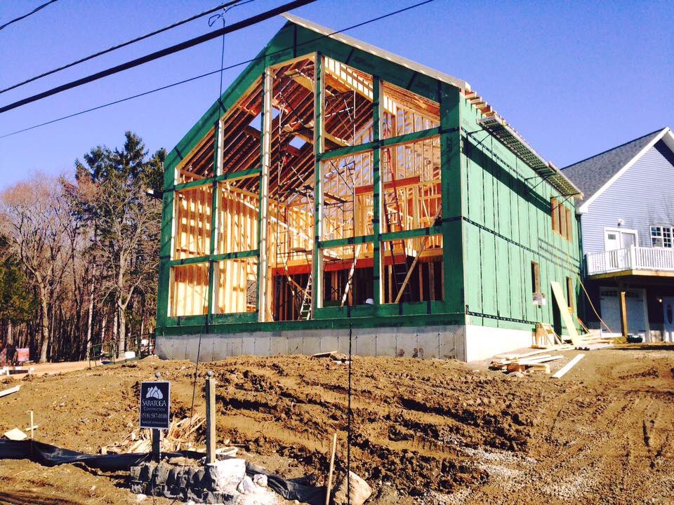 BigBearUSMCVet's tweet photo. #Windows going in on this beautiful build #SARATOGA #Construction on the lake #ZIPSystem @HuberWood #NY #ZIPItTight https://t.co/G8QnOjdvjK