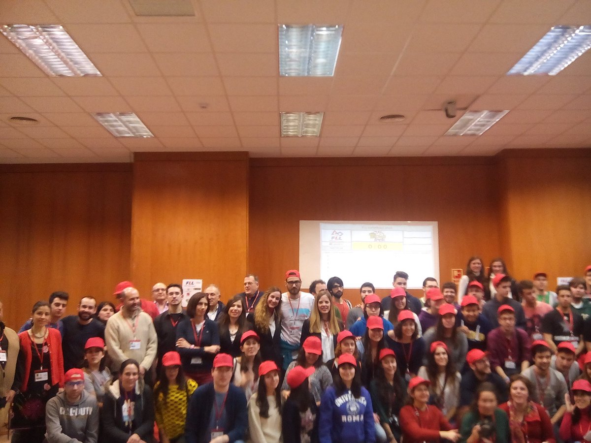 CPIICyL's tweet photo. Un aplauso a todos los voluntarios y colaboradores de la #FLLValladolid https://t.co/5g64veYgtb
