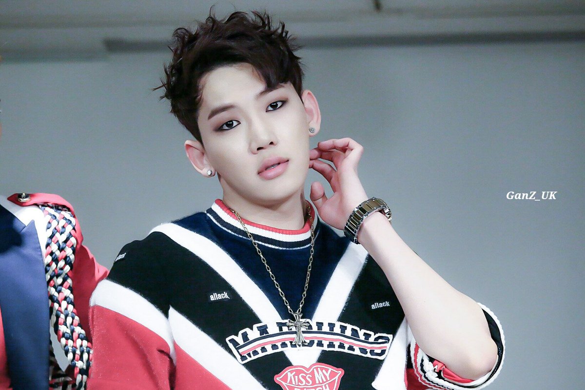 ganz_uk's tweet photo. @BIGFLO_Z_UK 
처음부터 잘해줘서 고마워요 오빠ㅠㅡㅠ💕그때의 추억도 잊을수없다😢💓 https://t.co/8iJpAKD9kQ