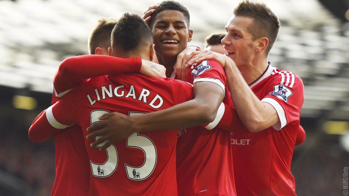 ManUtd's tweet photo. Read our match report as #mufc close the gap on the top-four places to just three points. https://t.co/AO45LoVNkd https://t.co/eFpjNP2PmK