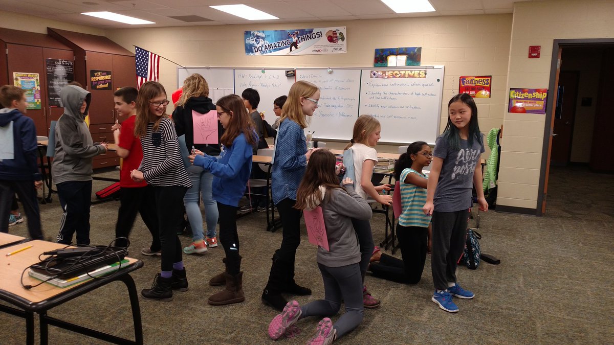 pe4life1234's tweet image. Fun way to end our self-esteem unit in Health class!  #Buildingself-esteem #greatkids @zwestpe  @zwmsnews