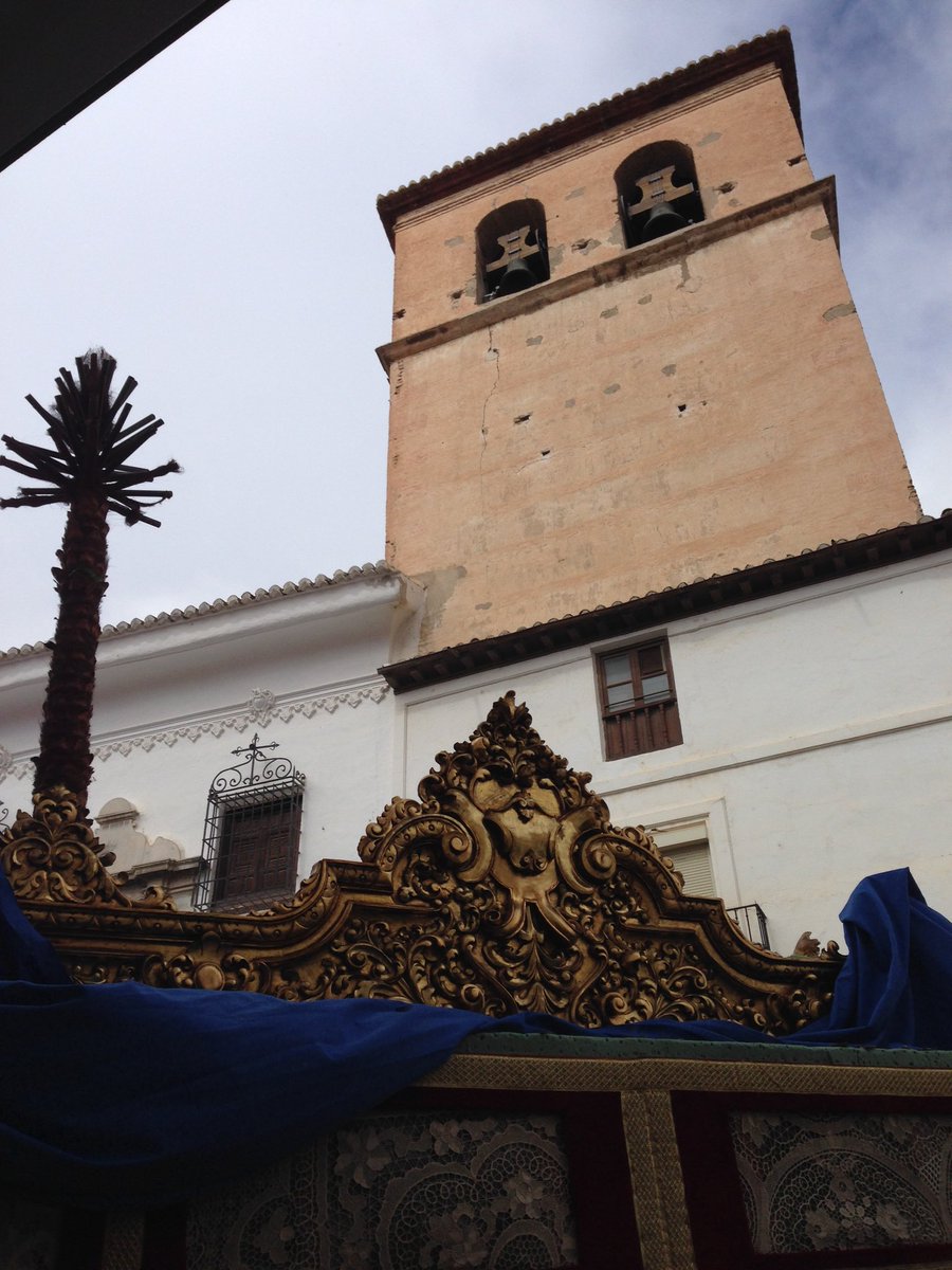 Hoy ntras cuadrillas de "La Burra" paran su ensayo para rendir culto a titulares de <a href="/SepulcroBaza/">Santo Sepulcro Baza</a>. <a href="/Esperanzabaza/">Grupojoven esperanza</a>