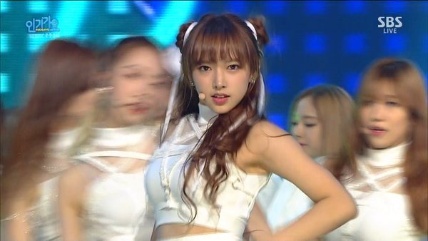 Hasil gambar untuk foto dan gif cheng xiao