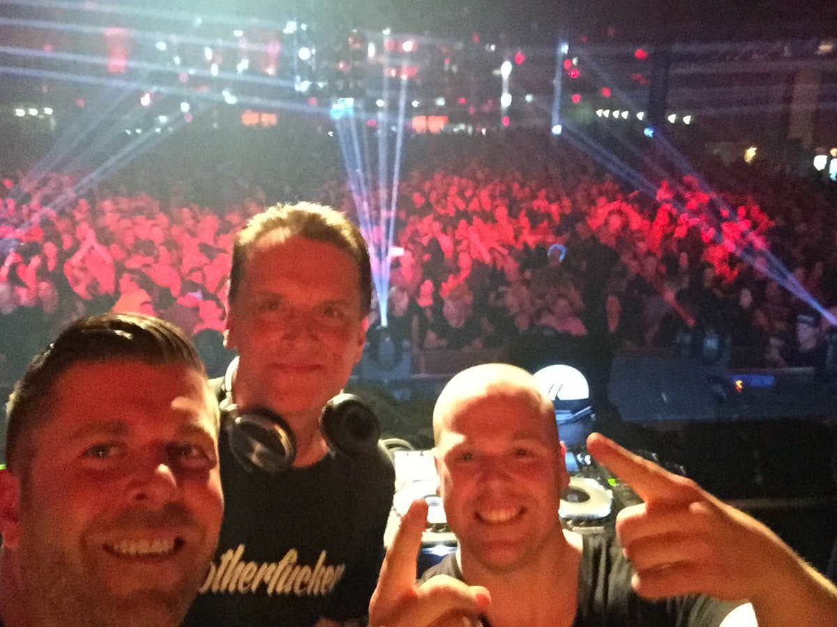 djgeniusnl's tweet photo. Stage life👊🏻
#classixs #Eindhoven #klokgebouw #minority #events #artist #life https://t.co/PP0GCT97Or
