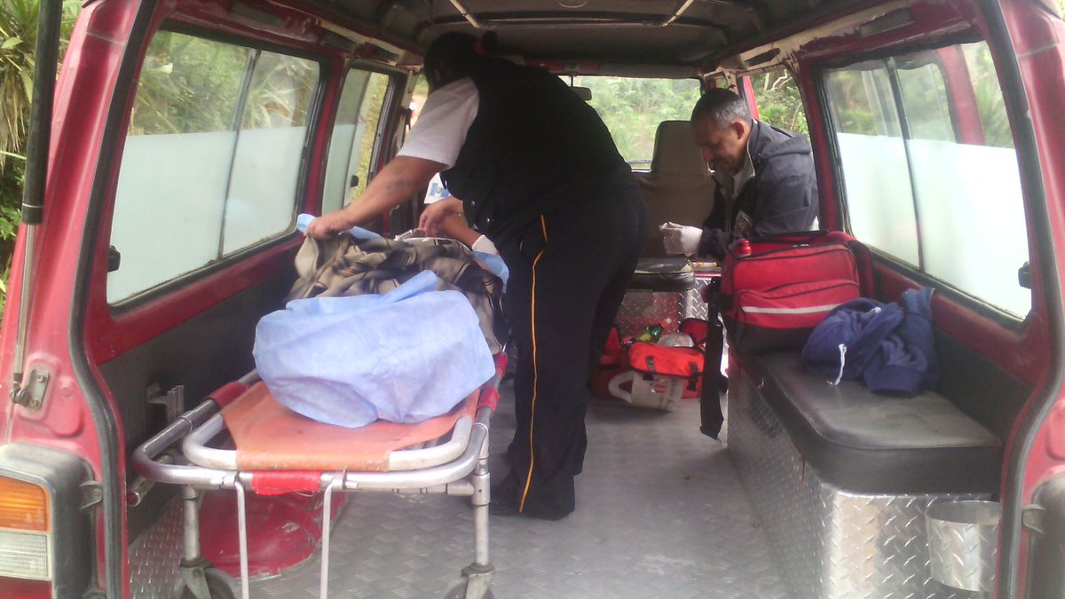 NOTICIAS_JALAPA's tweet photo. #Jalapa: En la Aldea el Izote, #Bvoluntarios auxilian a hombre herido con arma blanca es llevado al HN https://t.co/vkjmbSF0v3
