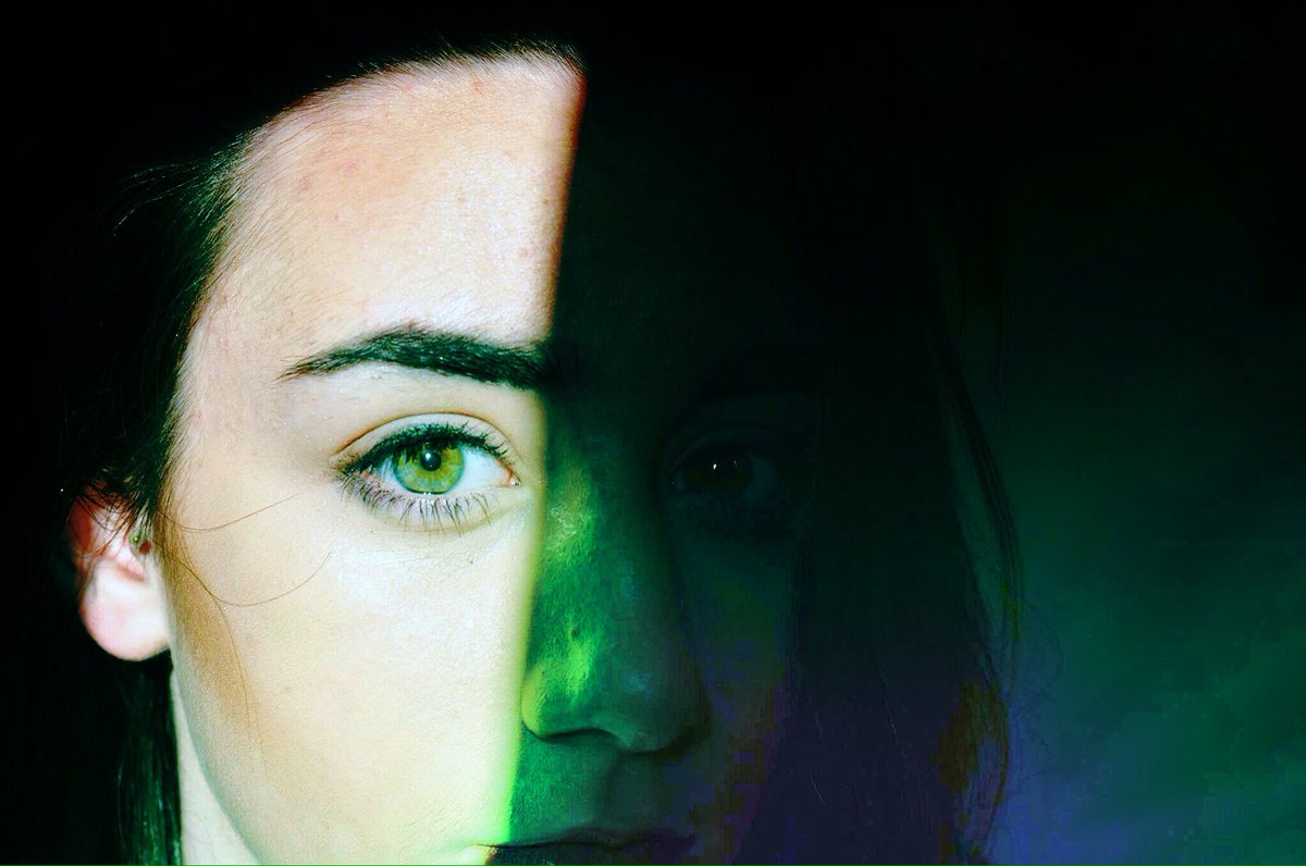 Taboo_katie's tweet photo. Am I turning into the first female green lantern!? Hmmmmm 🤓 https://t.co/sqIBdXXPNF
