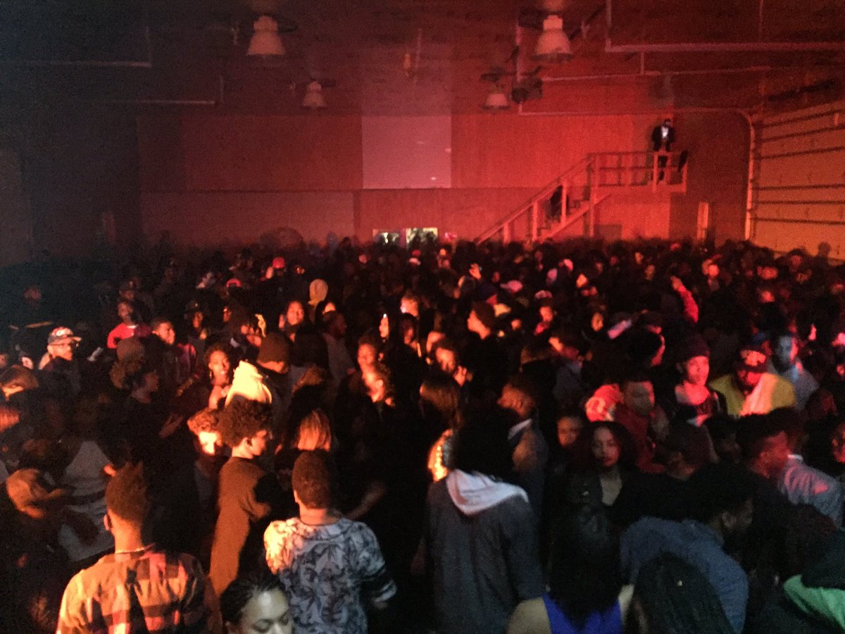 LadiesLoveLauny's tweet photo. #CollegeExplosion last night ๐ฃ https://t.co/nRuwRF5kK1