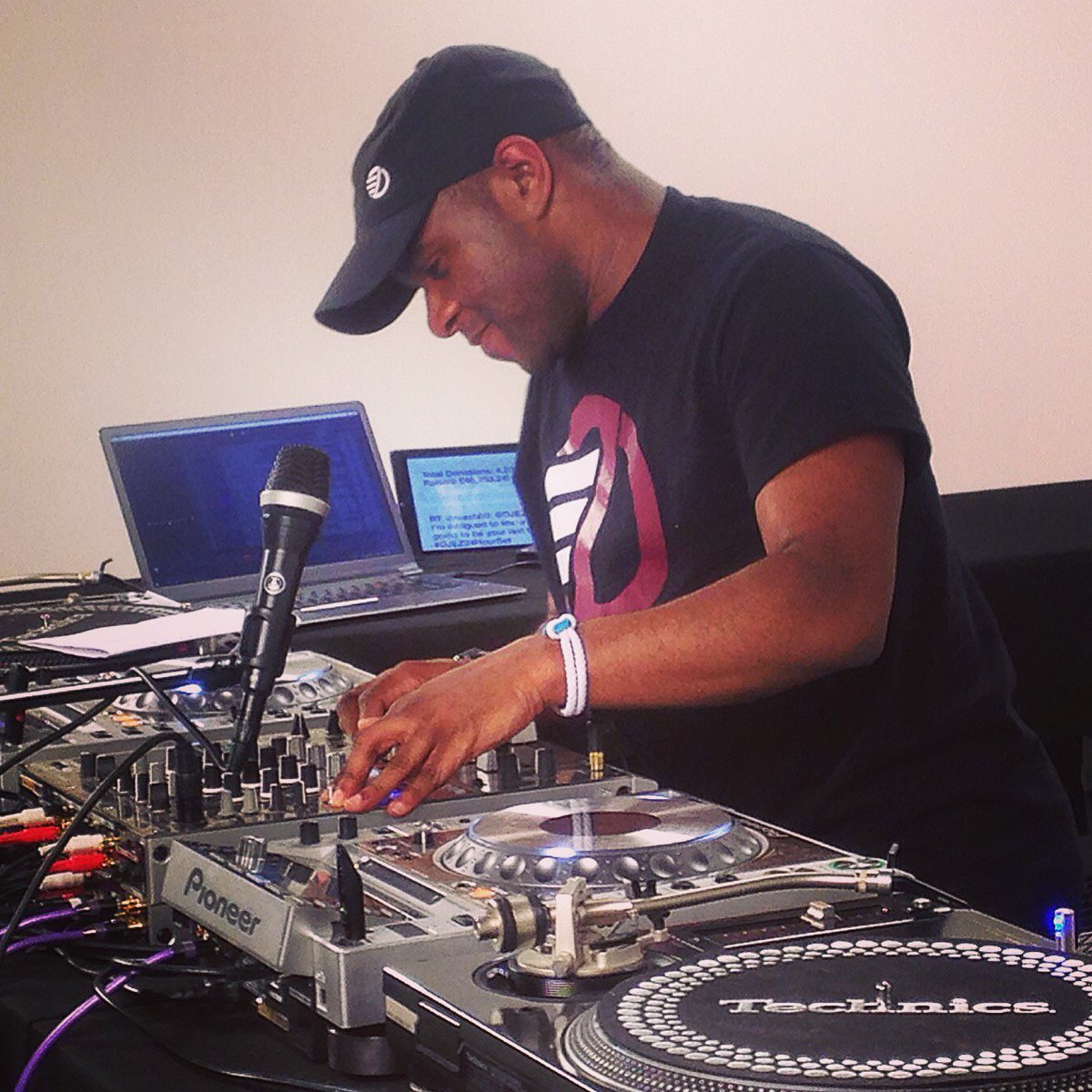 DJEZOfficial's tweet photo. Here we go! The last hour of the #DJEZ24HourSet! Please RETWEET

Don't forget to donate: https://t.co/1ZjLGy2G2c https://t.co/A9H69WFmjU