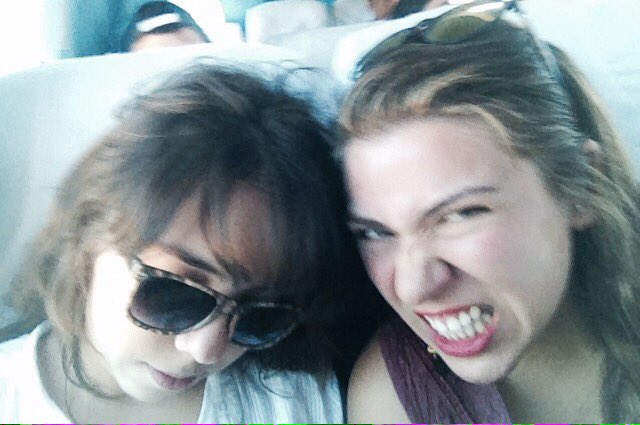 QuenneAitken's tweet photo. Seguimos a toda velocidad y @alywoo9 no despierta!! #TerminaFebreroY al fin acaba #Vina2017 !! 🙌🏻🙌🏻 #FelizDomingo https://t.co/nSSZU0IZgf