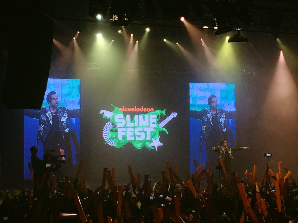 LarissaGuerrini's tweet photo. @alessiobernabei dal vivo sei una bomba! 😍🎤 #SlimeFest @NickelodeonIT @mtvitalia https://t.co/ONqMGkNFdS