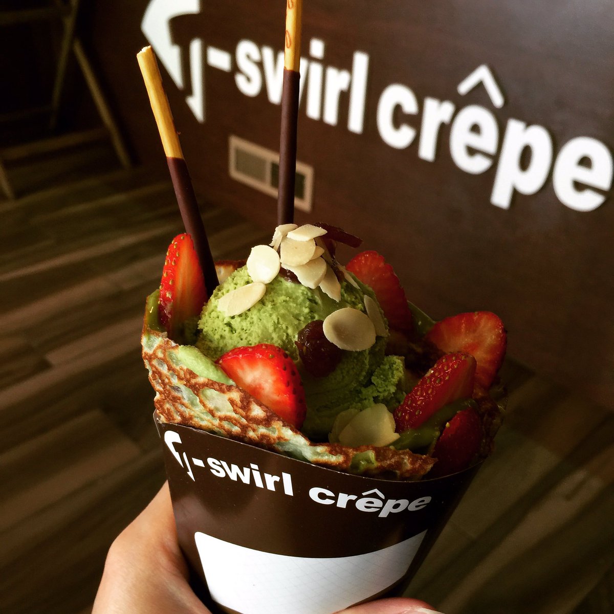 GoodHospMktg's tweet photo. 52'F Sunday morning breakfast/dessert #crepes @Tswirlcrepe @GoodHospMktg #AAndre https://t.co/qnJdvQ33L1