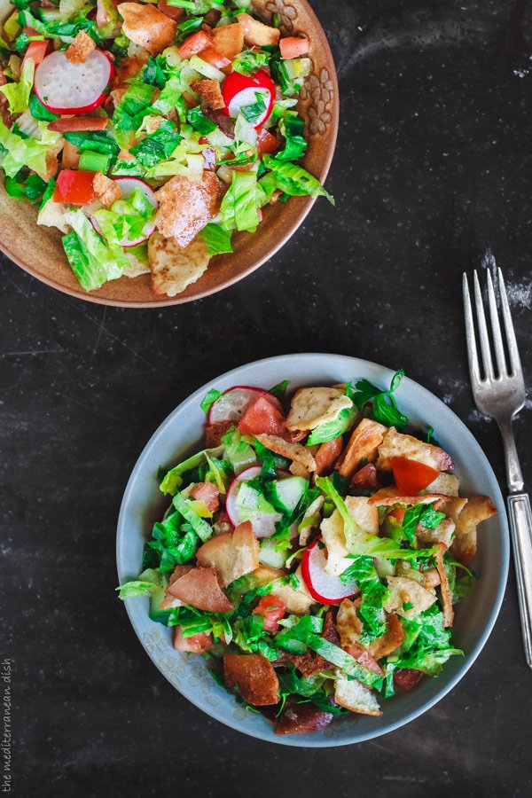 hungryveganyo's tweet photo. #vegan Fattoush salad recipe by @themeddish - find the recipe here: https://t.co/oiORzE4f43 #vegetarian #MiddleEast https://t.co/yAKxrhWcO4